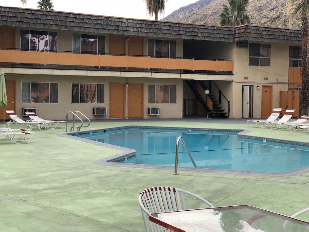 פאלם ספרינגס Desert Lodge מראה חיצוני תמונה
